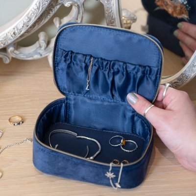 'Daisy Coo' Highland Cow Embroidered Accessory Case