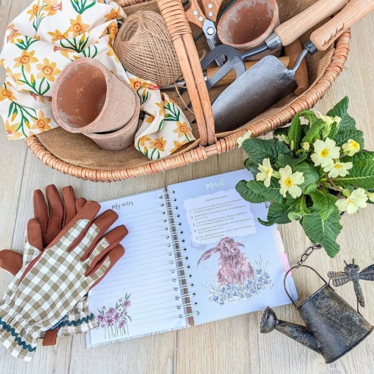 Trying to tick off some March gardening jobs in the spring sunshine.  @themoderncountrynest