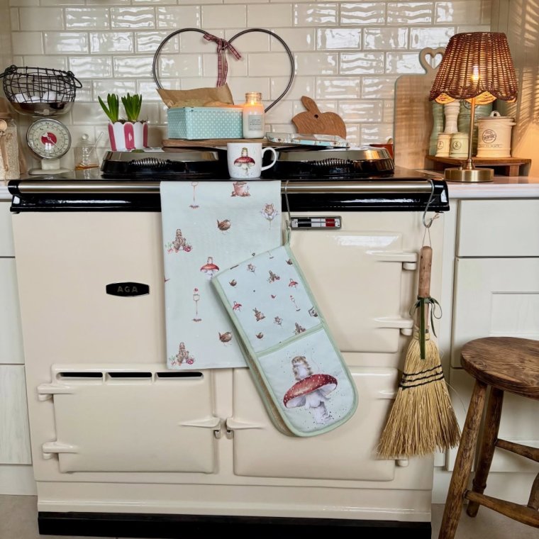The kitchen smells amazing after a busy day baking @colleensinteriors